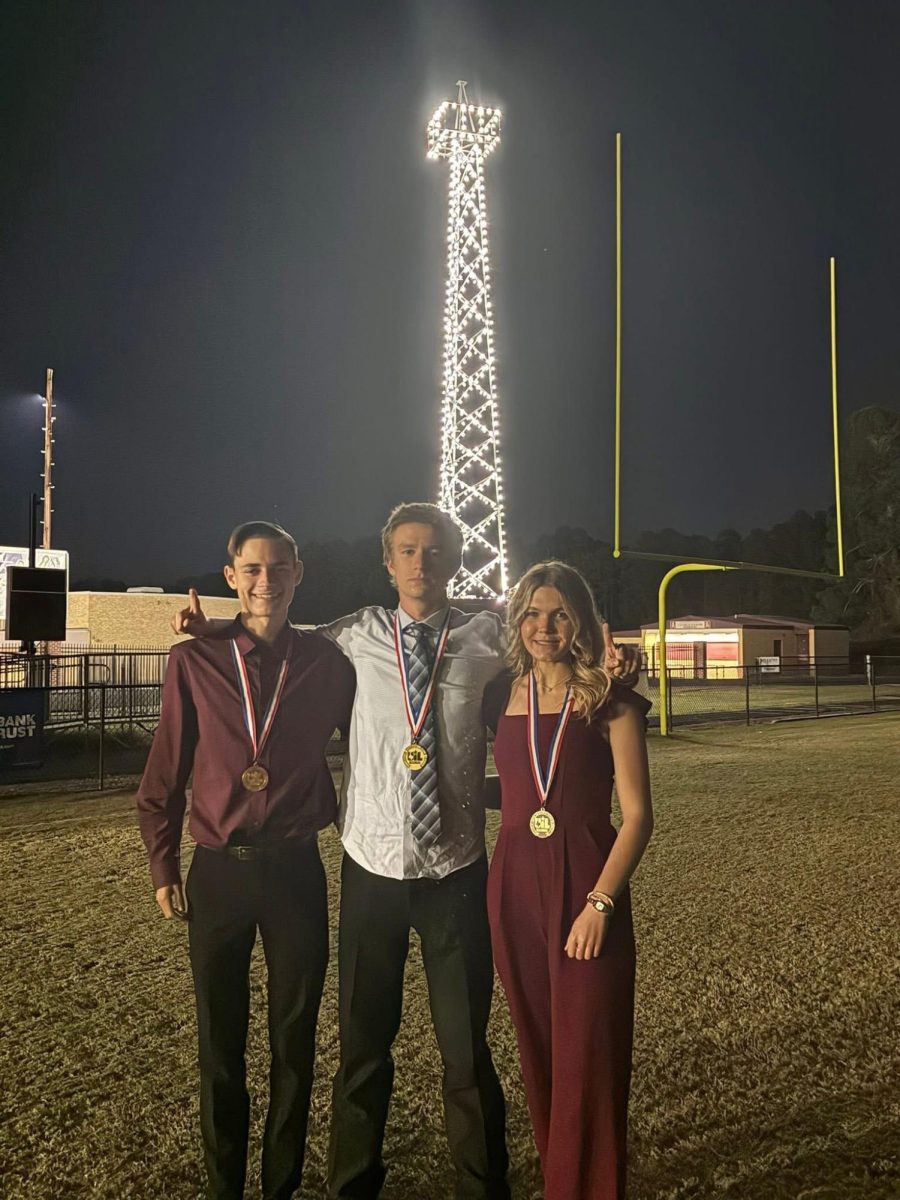White Oak Debaters Advance to State